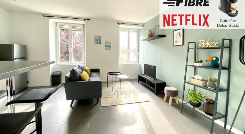 Très beau T2 42m2 lumineux, moderne et rénové avec Fibre - Image 1