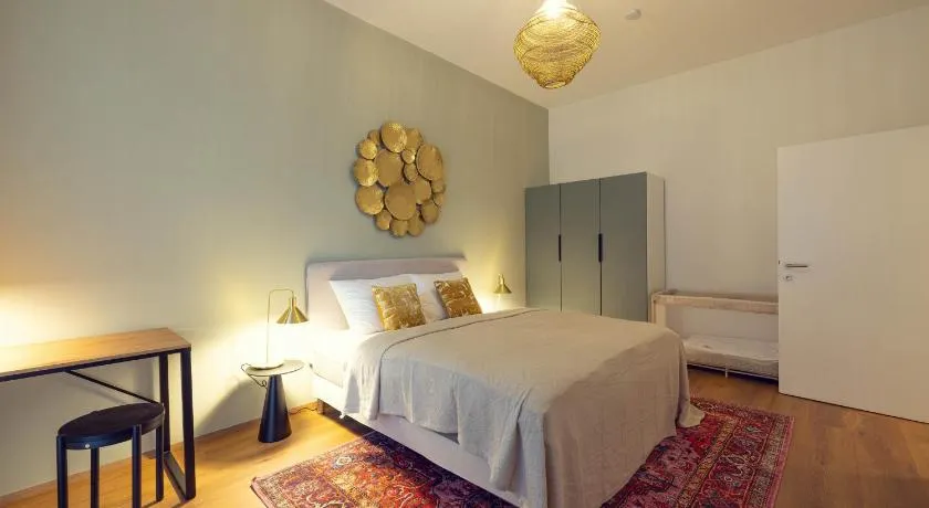 LeonArt Living 12 - Image 1
