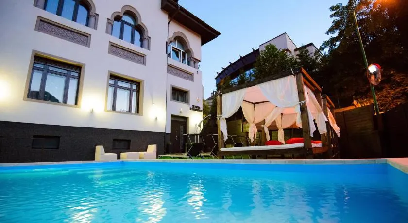Cetate Residence - Image 1