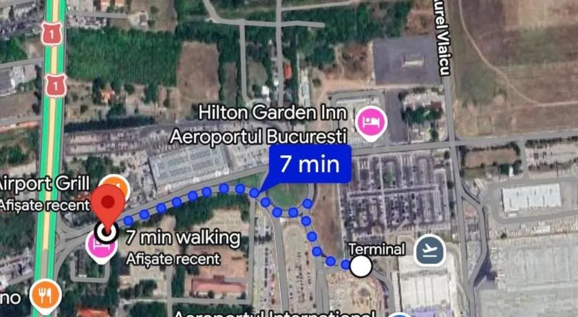 7 min walking to airport - Image 1