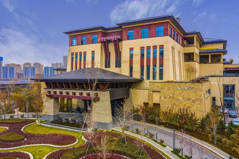Shenyang Qinghe Peninsula Hotel - Image 1