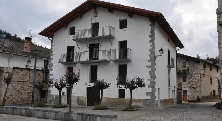 Apartamento Elizaldea - Image 1
