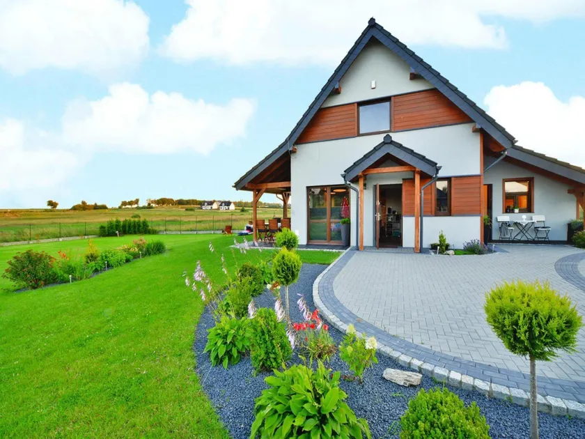 Holiday home with garden, sauna, jacuzzi - Image 1