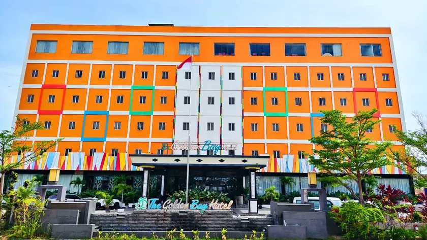 The Golden Bay Hotel Batam - Image 1