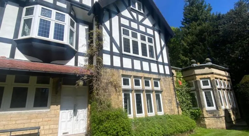 Spacious Guest Flat near Roundhay Park - Image 1