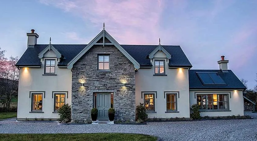 Beechwood 6 Kenmare - Luxurious Living - Image 1