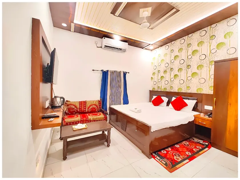 Goroomgo Hotel Hanuman Near Ram Mandir Ayodhya - Image 1