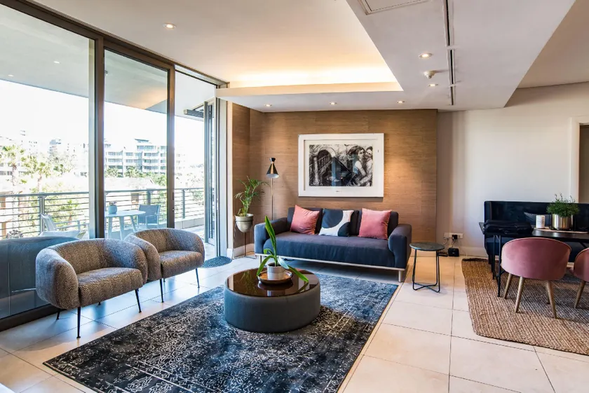 Elegant Waterfront Apartment with No Loadshedding - Image 1