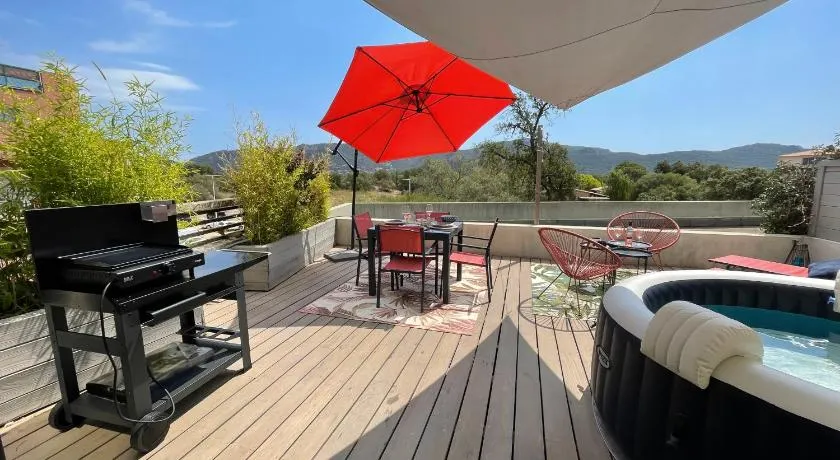 Superbe appartement sur le port, jacuzzi, piscine - Image 1