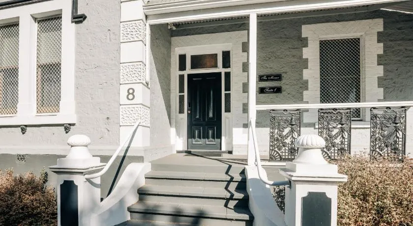The Manor Apartments - Image 1