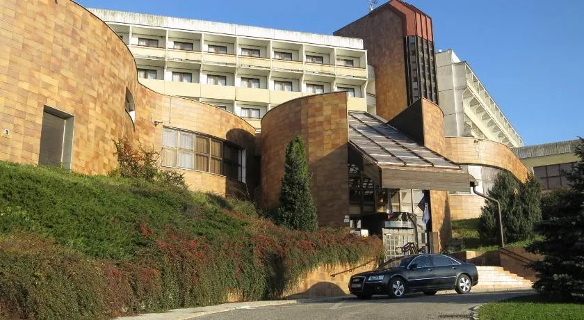 Retro Hotel Suza - Image 1