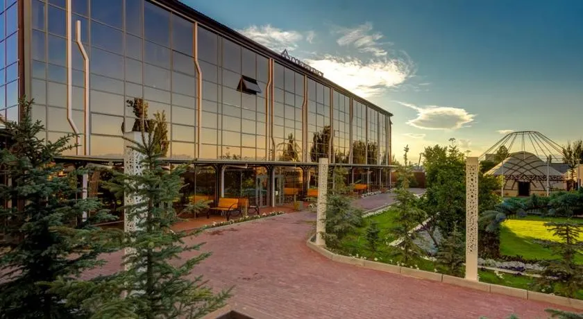 Karagat Hotel - Image 1