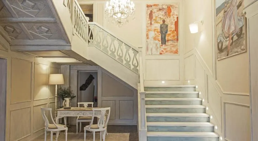 Ares Hotel - Image 1