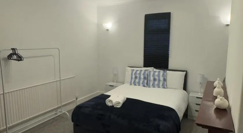 Cozy Retreat Room, sheared house - Image 1