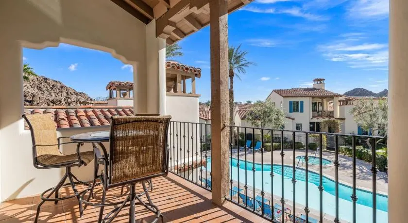 L44 Luxurious 2 Story Townhome - Newly Remodeled! condo - Image 1
