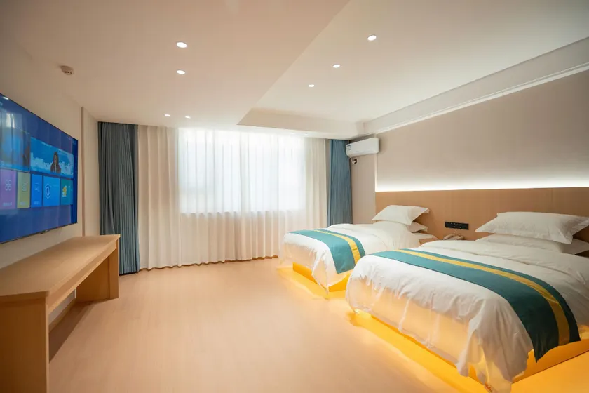 Guangyi Holiday Hotel - Image 1
