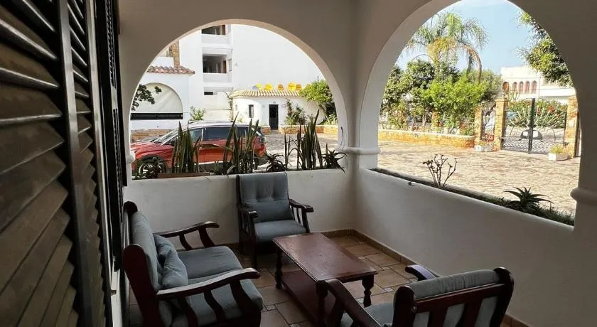 El alaoui rents 4 - Image 1