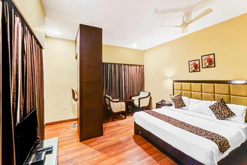 Palette - Hotel Alankar Inn - Image 1