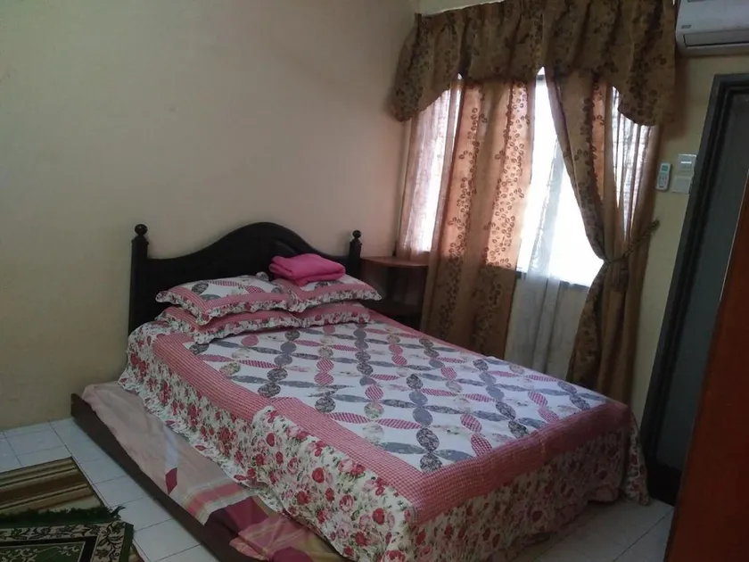 el-yusra homestay - Image 1