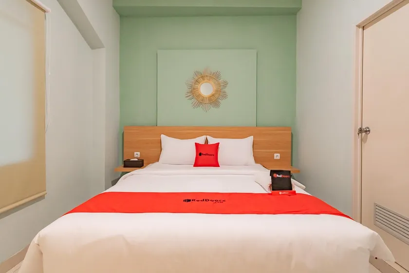 RedDoorz Plus @ Bagusrangin Street - Image 1