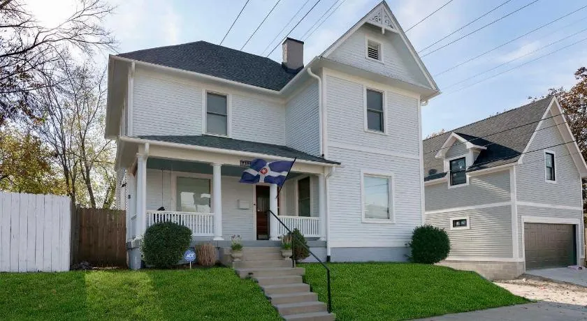 Family Haven with Hot Tub-Near Downtown Indy - Image 1