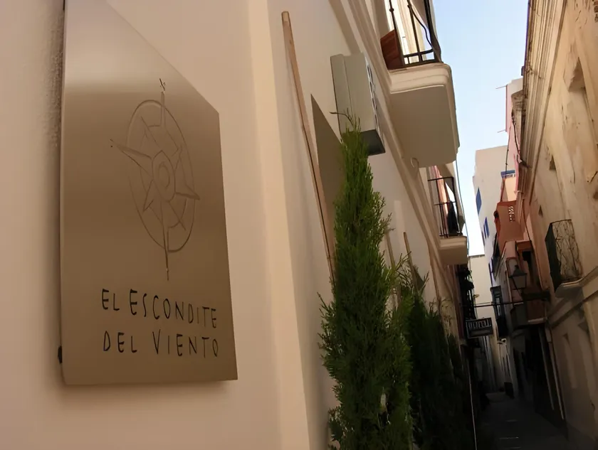 El Escondite Tarifa - Image 1