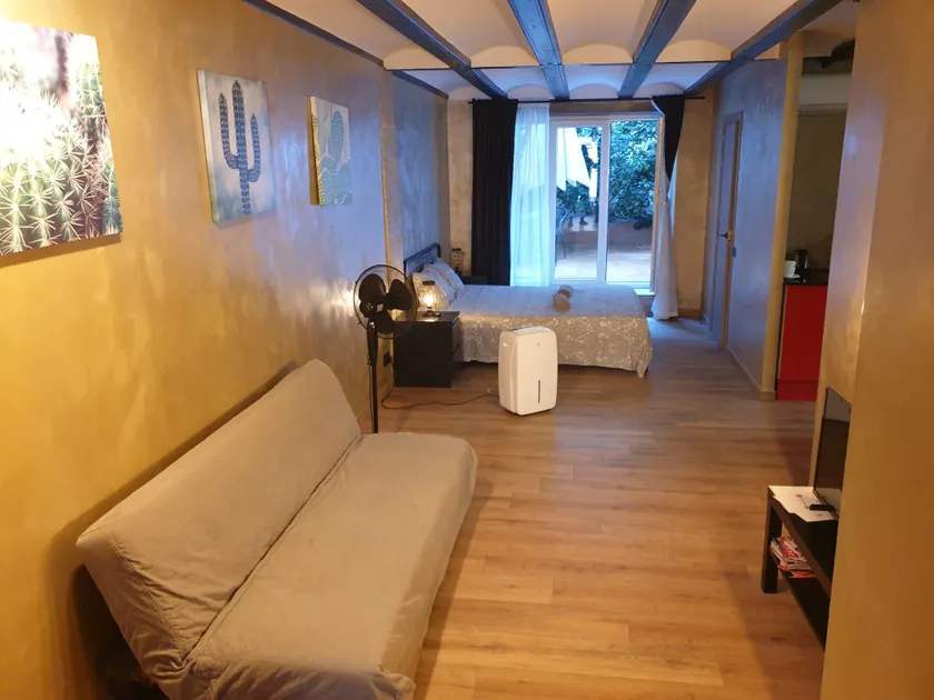Increible Apartamento con terraza al lado de Torres de Quart - Image 1