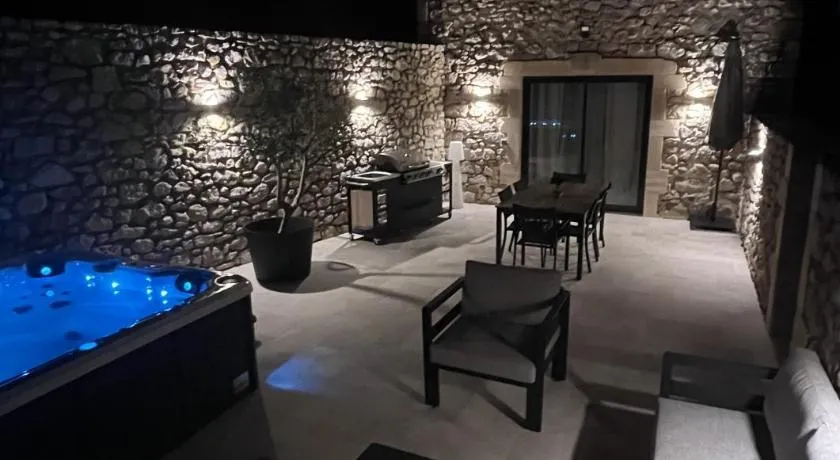 Le Domaine du Grand Cru - Image 1
