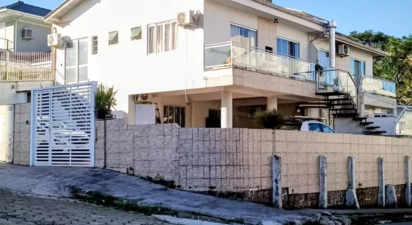 Loft Apartamento Terreo Deck em São José - Image 1