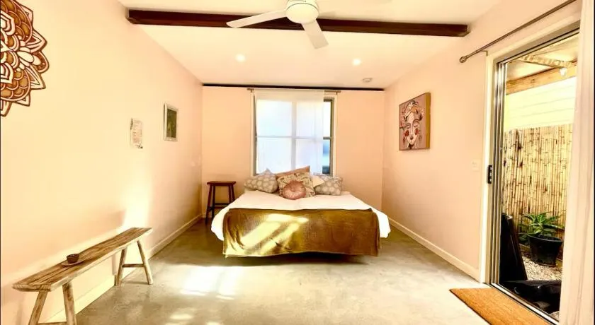 Beautiful, comfortable 7 mins walk to Mullumbimby - Image 1