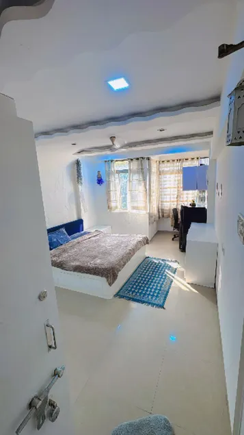 Pixiestays Whitehouse Bandra - Image 1