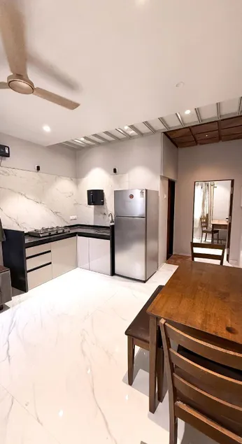 Classy Modern Studio | Budget-Friendly & Central - Image 1