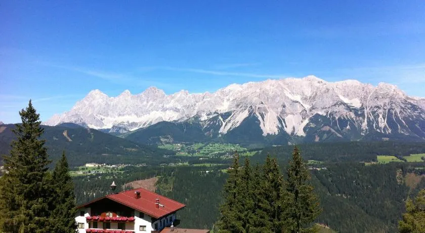 Hotel Pension Berghof - Image 1