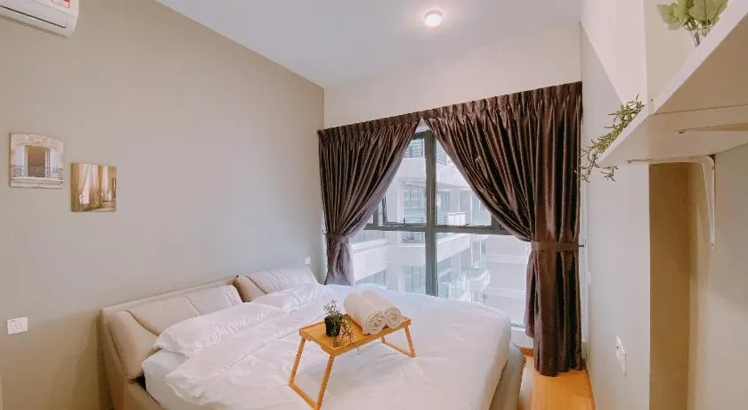 Seafront Country Garden Danga Bay by Lions Bay - Image 1