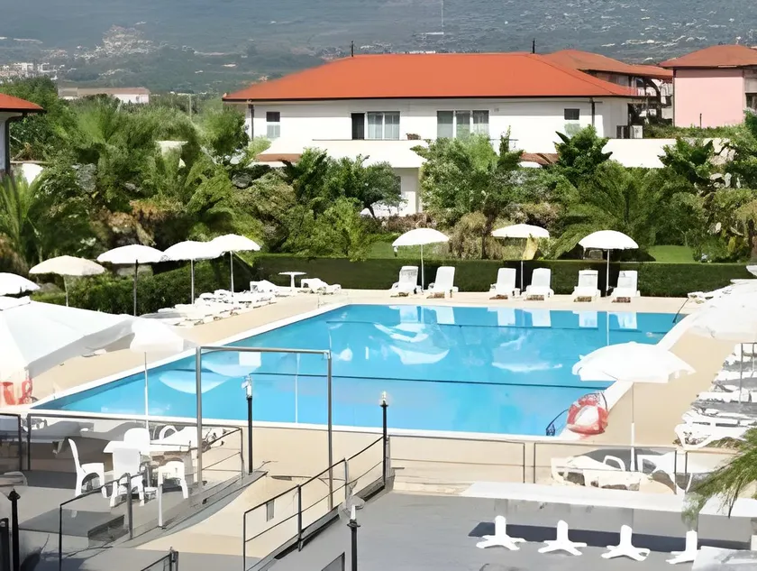 King's House Hotel Resort - Image 1