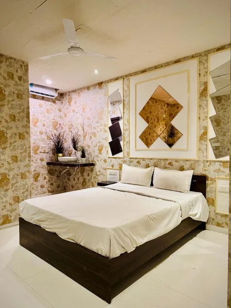 SNR CLOUD9 HOTELS - Image 1