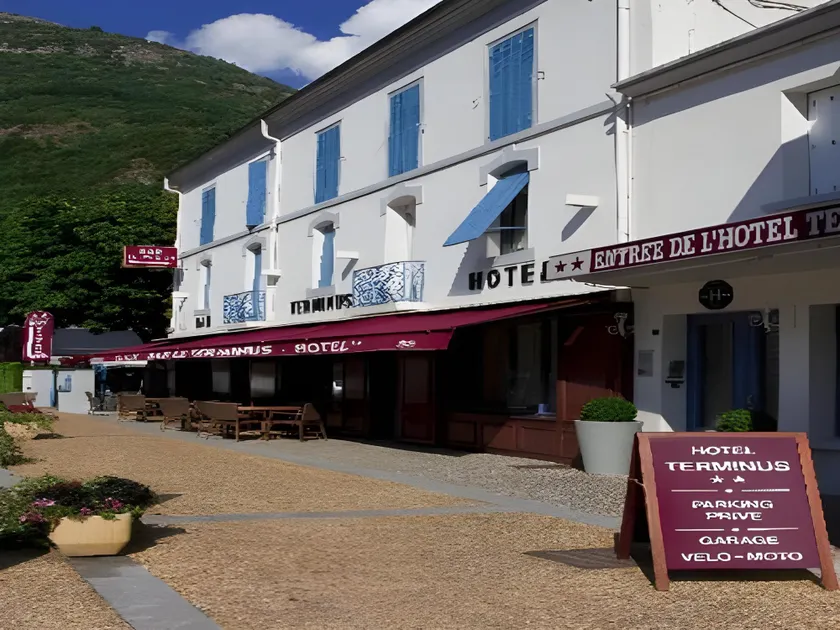 Logis Hôtel Terminus - Image 1