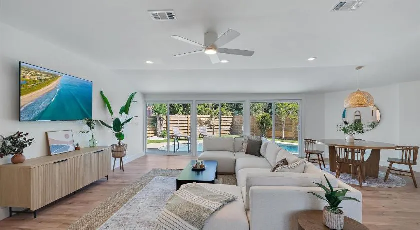 Coastal Cottage - Image 1