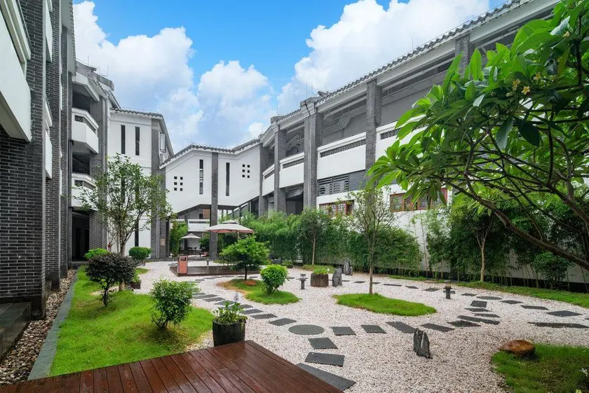 Vanfeel Hotel(Dongguan Machong Huayang Lake Branch) - Image 1