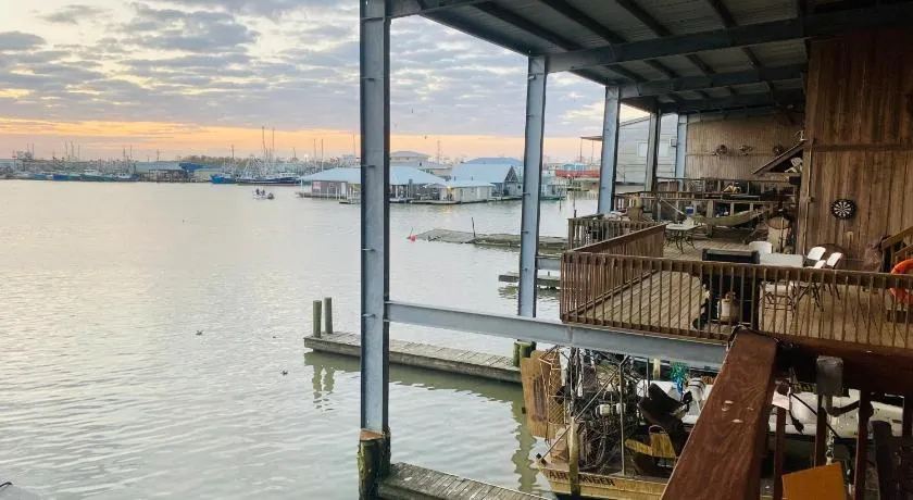 Resort Lodging at Venice Marina w/ WIFI + Private Dock - Image 1