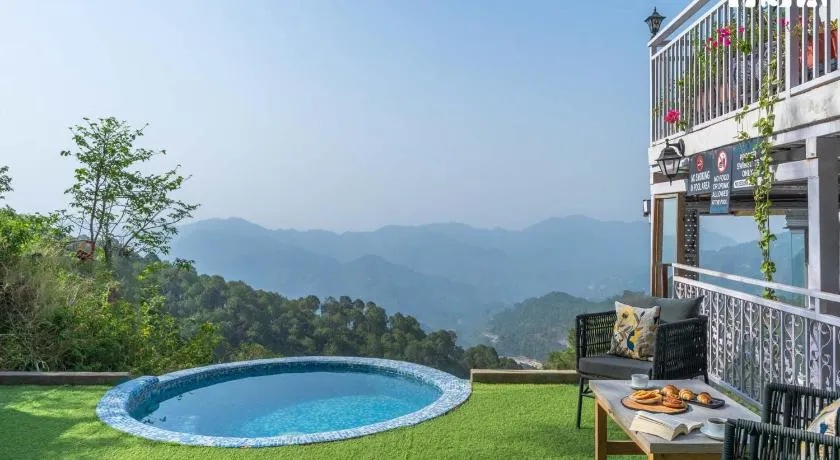 StayVista at The Ever House with Bonfire, Jacuzzi, Bathtub - Image 1