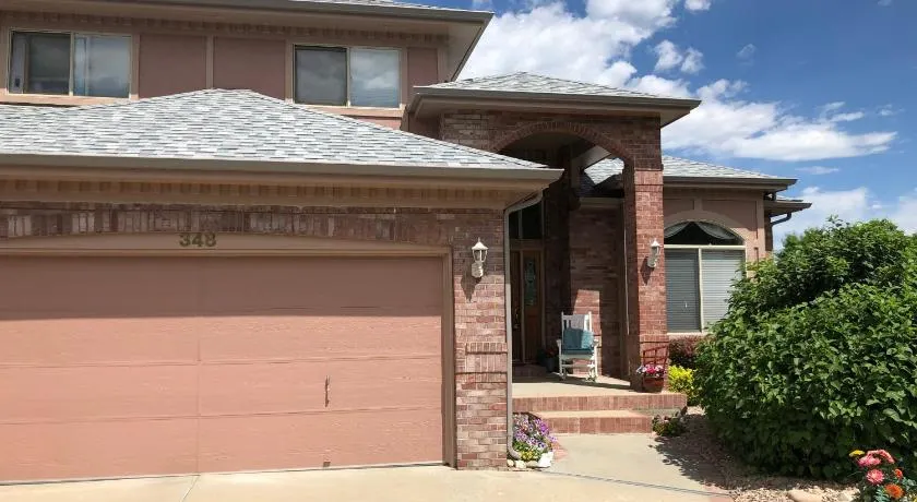 1 or 2 bedrooms with bath at Indian Peaks golf course - Image 1