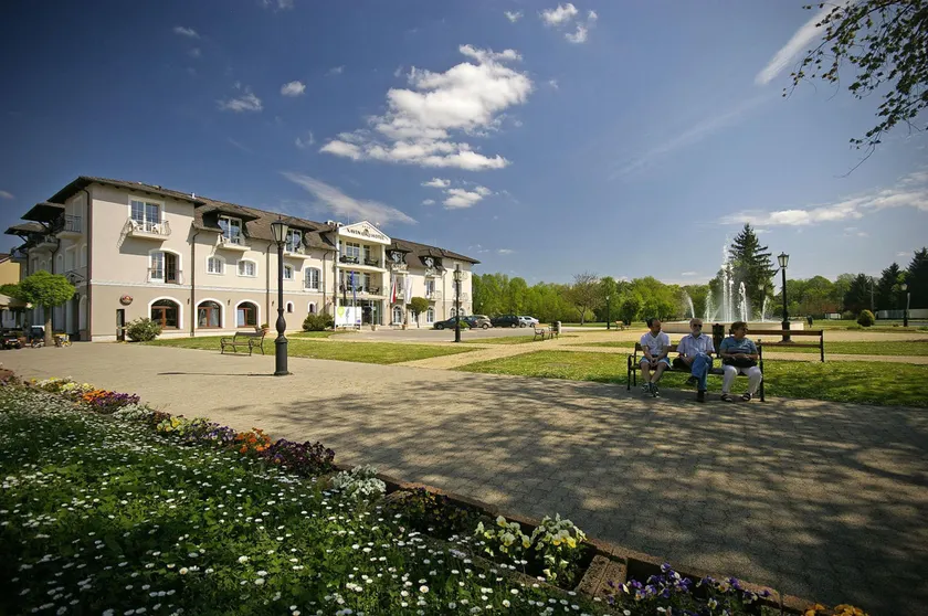 Xavin Wellness Hotel & Restaurant - Image 1