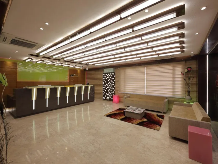 Hotel The Lotus Park - Image 1