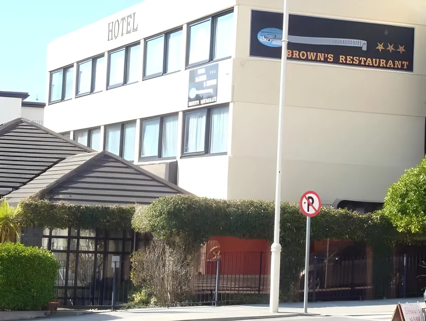 Alcock & Brown Hotel - Image 1