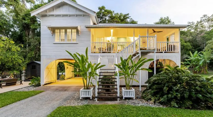Charming Queenslander surrounded by Rainforest - Image 1