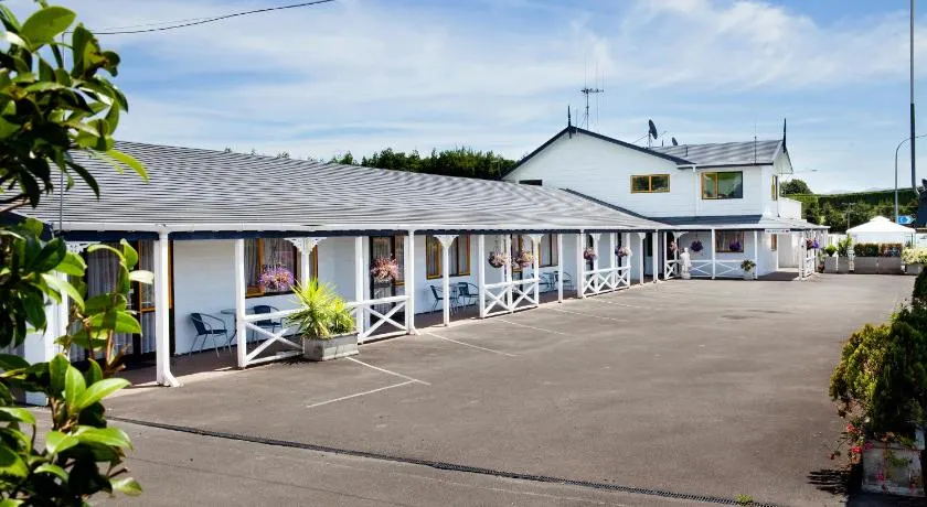 Accommodation Te Puna - Image 1