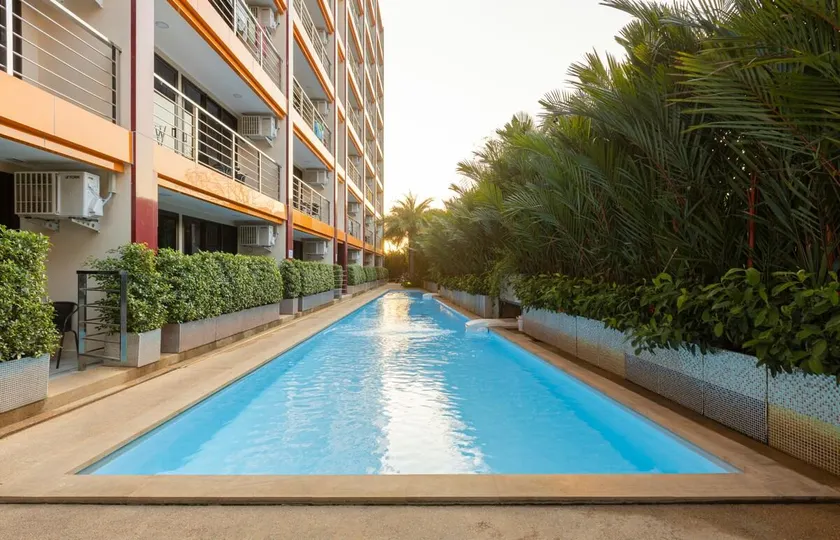 NaiHarn Sea Condo by Holy Cow, 1-BR, courtyard view - Image 1