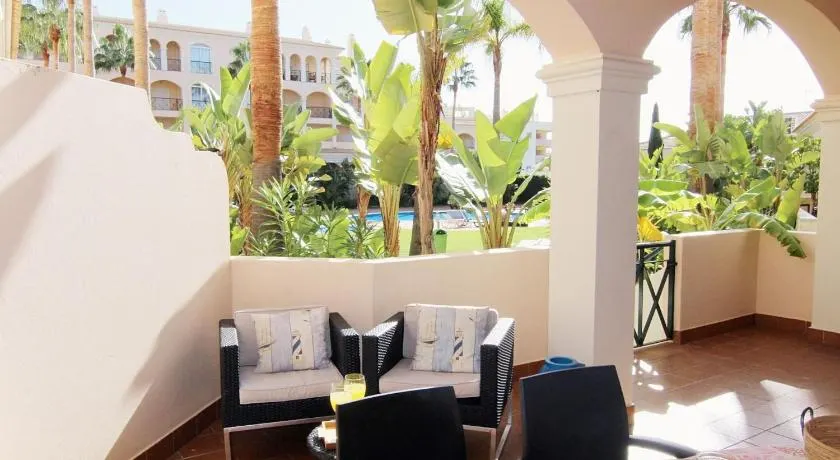 Los Arcos Apartment I - Image 1