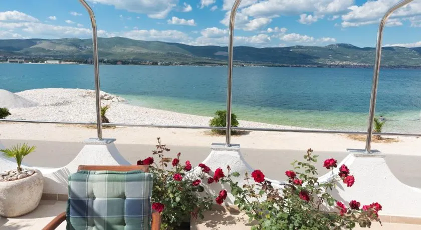 Apartment Marin,seaview,terrace massage hot tube,grill place,parking - Image 1